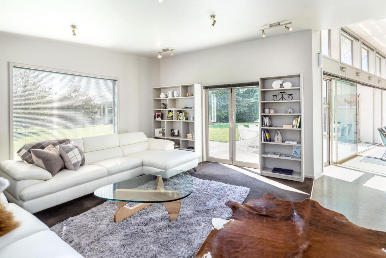 Paradise On Campbell Martinborough Exterior photo