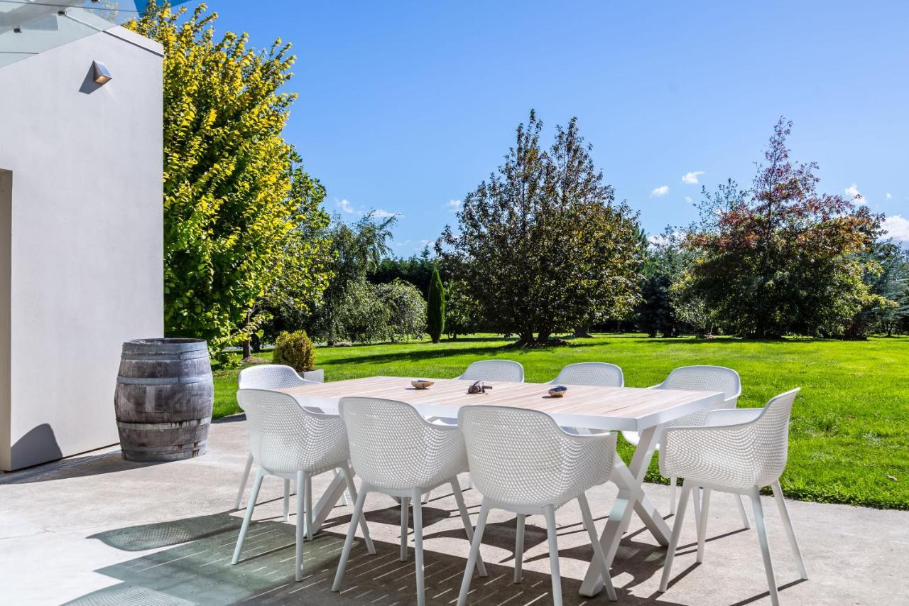 Paradise On Campbell Martinborough Exterior photo