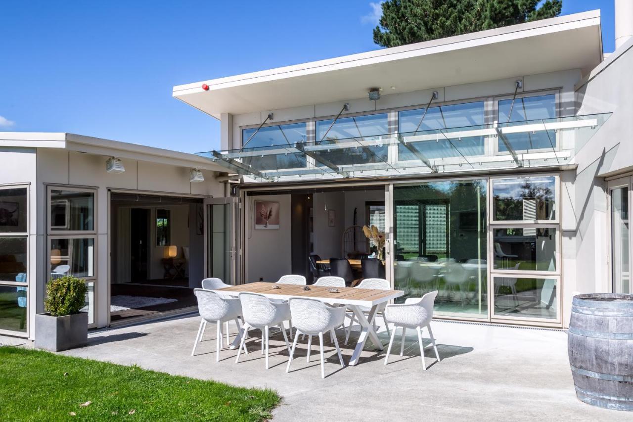 Paradise On Campbell Martinborough Exterior photo