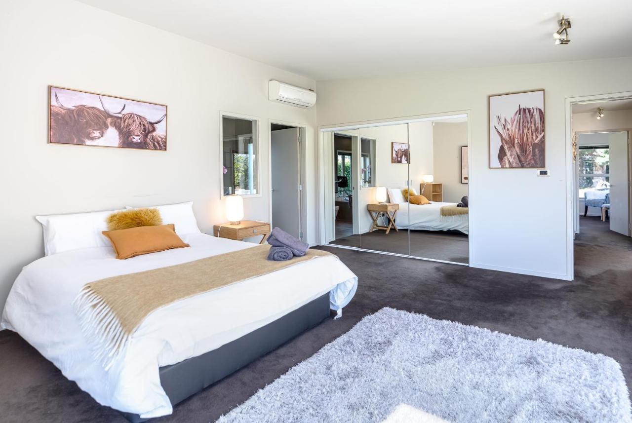 Paradise On Campbell Martinborough Exterior photo