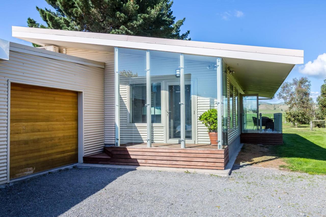 Paradise On Campbell Martinborough Exterior photo