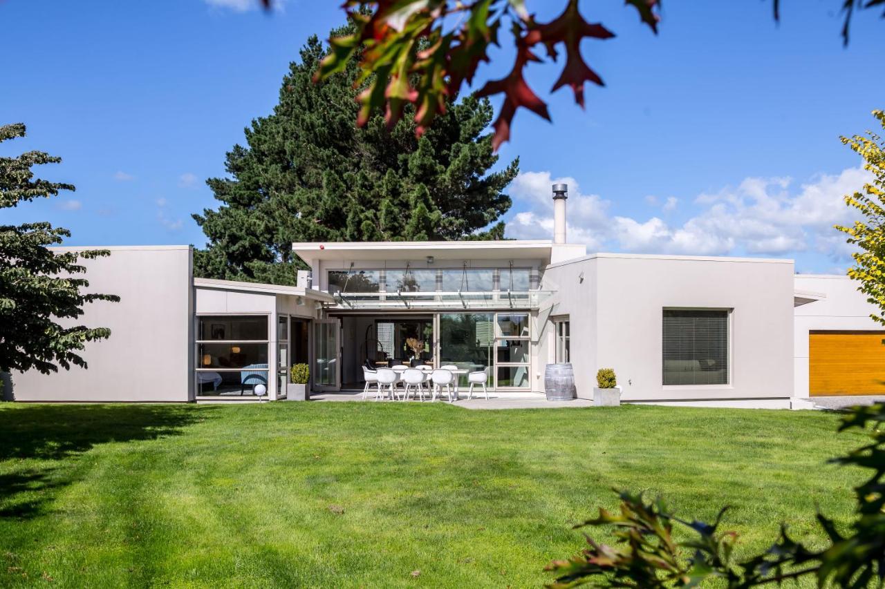 Paradise On Campbell Martinborough Exterior photo