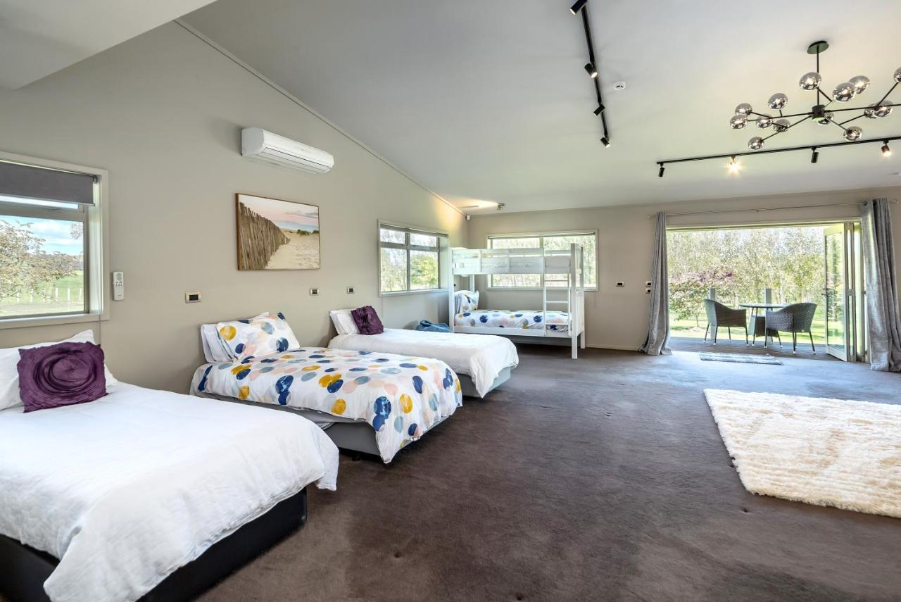 Paradise On Campbell Martinborough Exterior photo