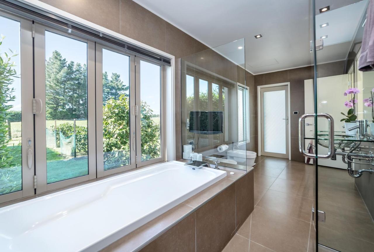 Paradise On Campbell Martinborough Exterior photo